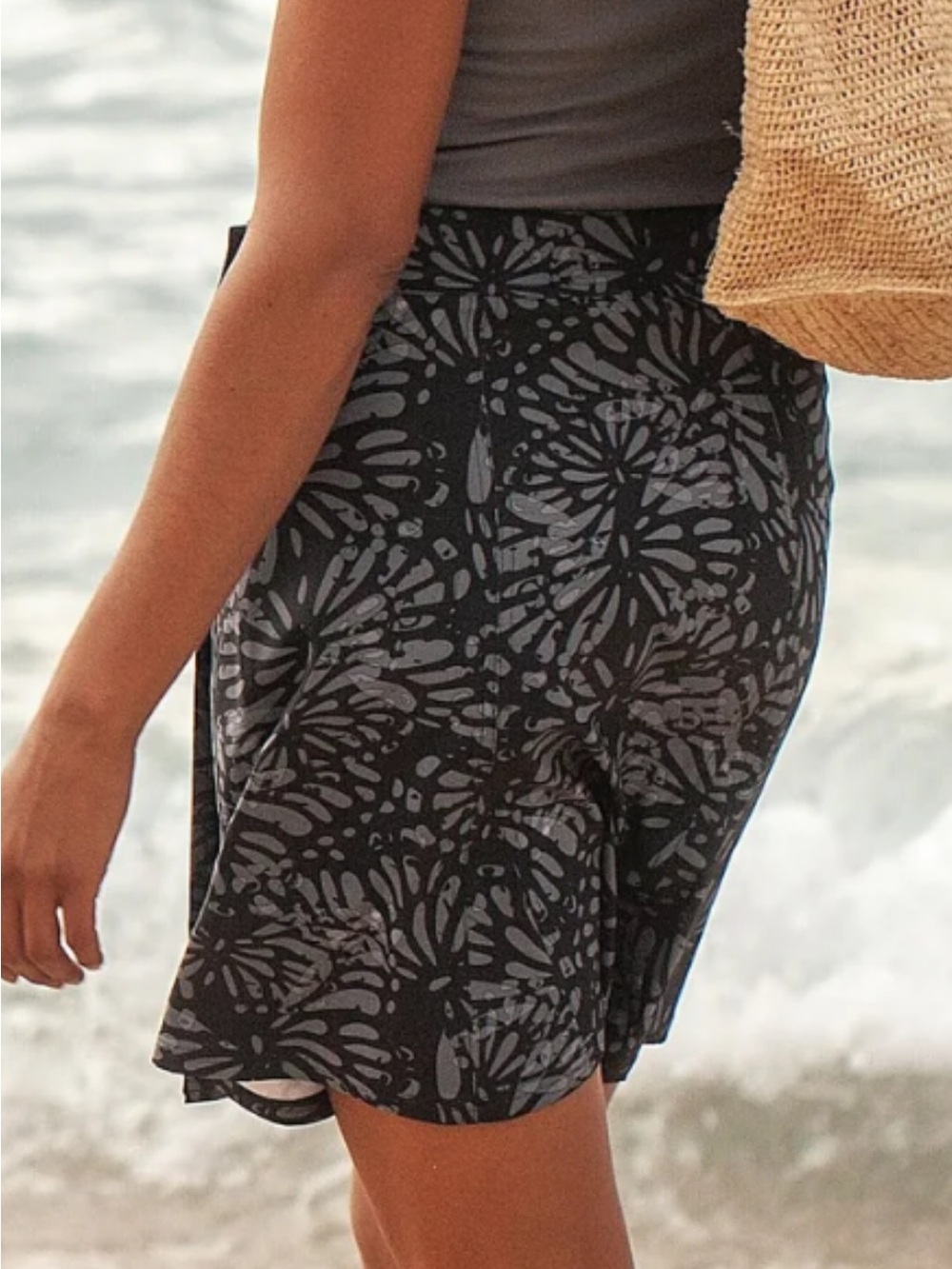 RipSkirt Hawaii Length 2 Wrap Skirt Large Black Gray Floral Quick Dry